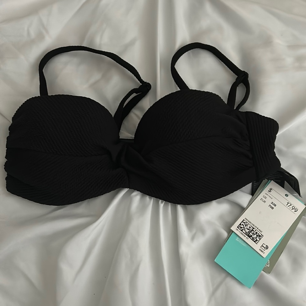 Black bikini top